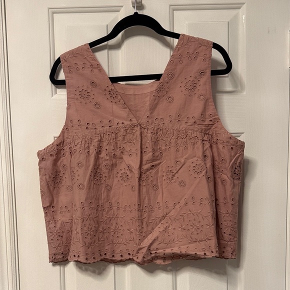 Pink Eyelet Sleeveless Top - Picture 2 of 4